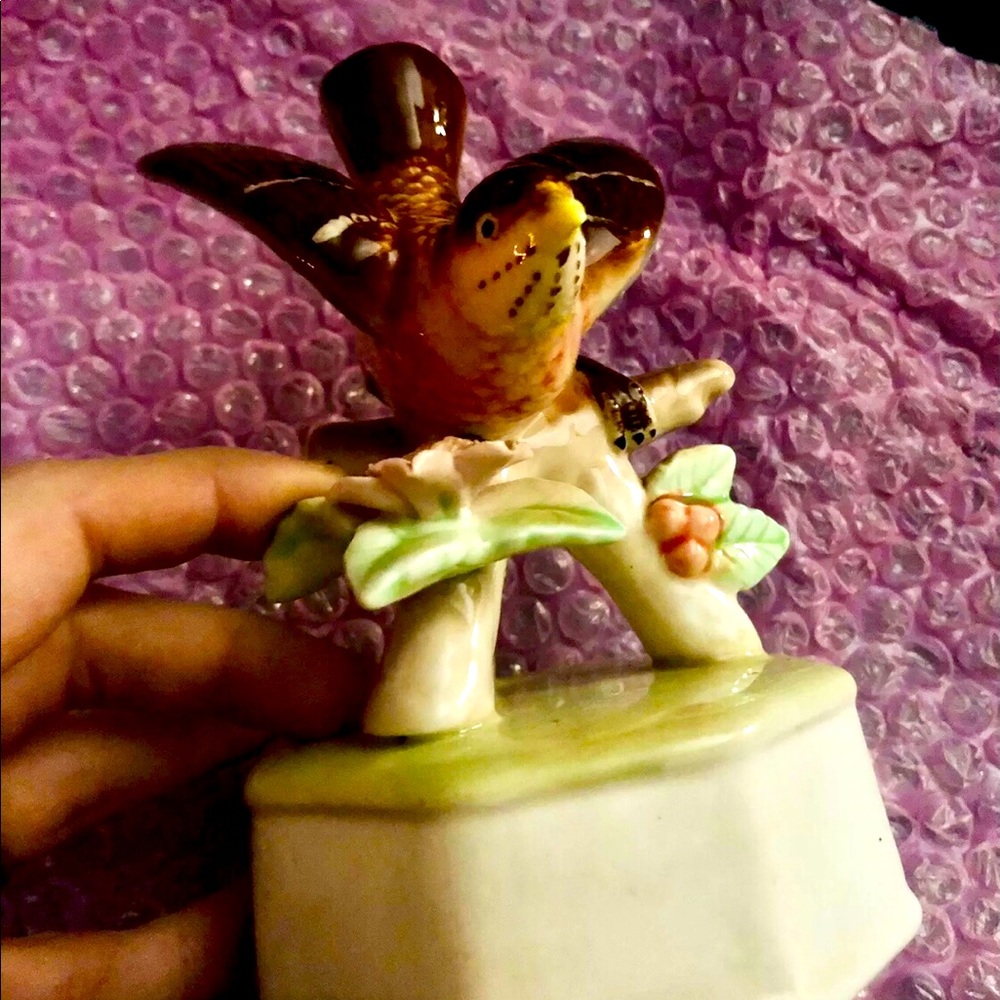 Vintage Glass Bird Working Wind up Music Box